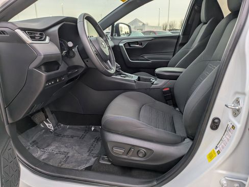 Used 2023 Toyota RAV4 SE w/ Convenience Package image 13