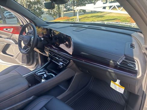 New 2026 Chevrolet Traverse Z71 w/ Enhanced Driving Package AWD/4WD image 55