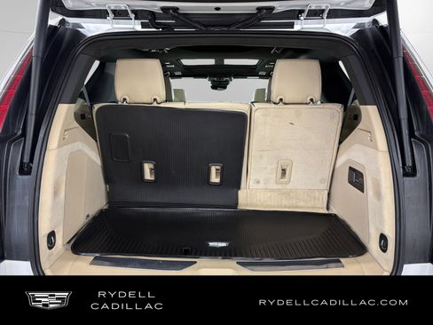Used 2022 Cadillac Escalade Premium Luxury w/ Performance Package AWD/4WD image 19
