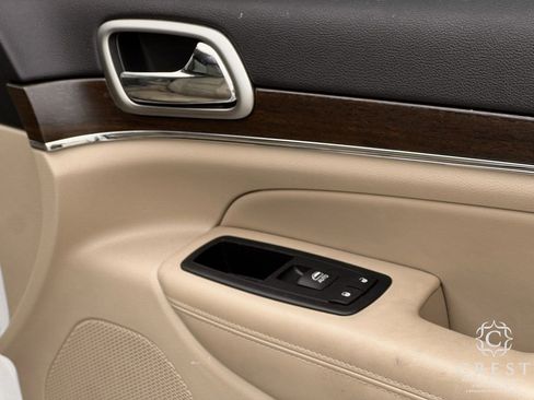 Used 2017 Jeep Grand Cherokee Limited w/ Luxury Group II image 29