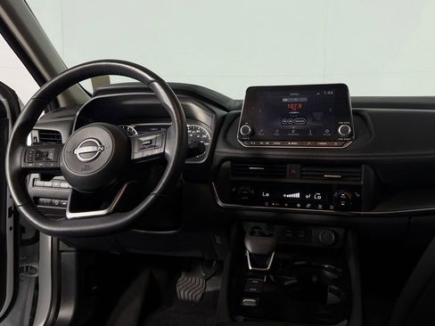 Used 2024 Nissan Rogue SV w/ SV Premium Package FWD image 13