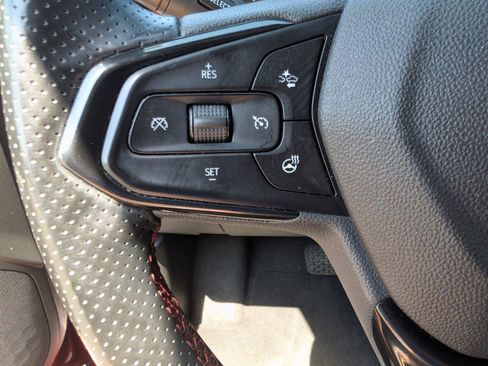 Used 2025 Chevrolet Trax RS w/ Driver Confidence Package FWD image 22