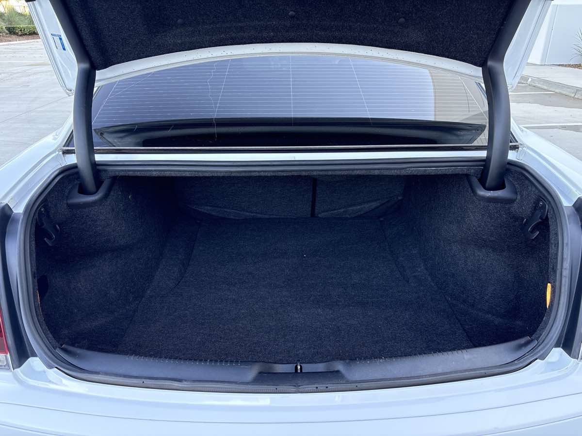 Used 2022 Chrysler 300 Touring L RWD image 10