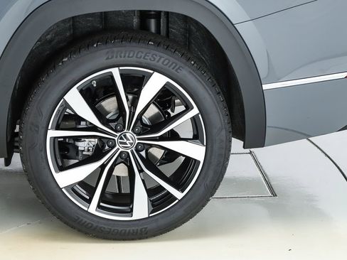 New 2026 Volkswagen Atlas SEL Premium R-Line image 6