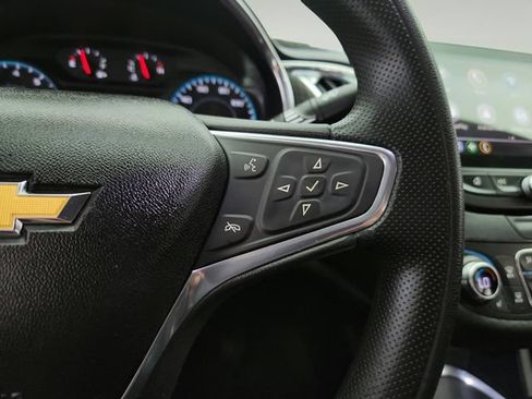 Used 2019 Chevrolet Malibu LT FWD image 17