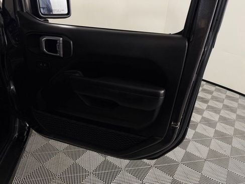 Used 2025 Jeep Wrangler Sport S image 33