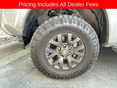 Used 2023 Toyota Tacoma SR5 AWD/4WD image 7
