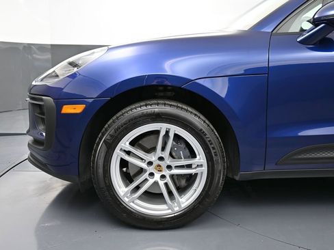 Certified 2025 Porsche Macan image 12