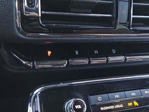 Used 2020 Lincoln Navigator Reserve w/ Luxury Package image 20