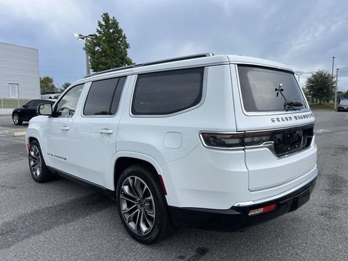 Used 2024 Jeep Grand Wagoneer Series III AWD/4WD image 3