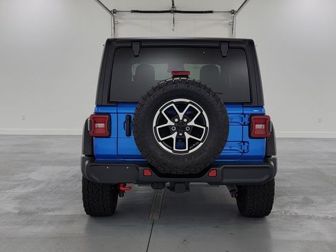 Used 2024 Jeep Wrangler Rubicon w/ Convenience Group image 8