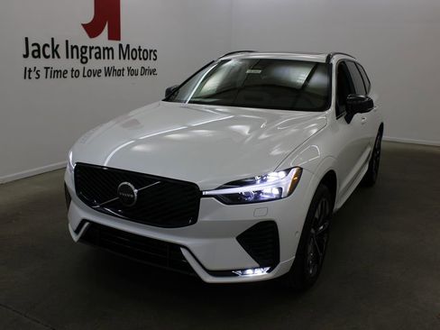 New 2026 Volvo XC60 B5 Plus w/ Protection Package Premier AWD/4WD image 2