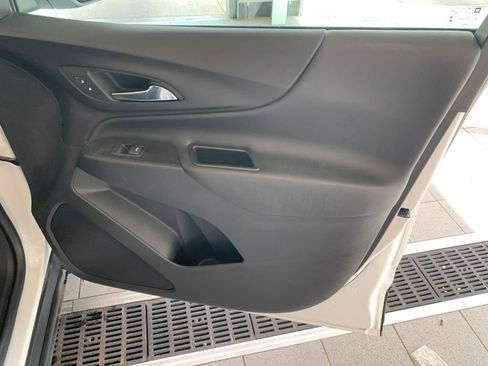 Used 2024 Chevrolet Equinox LT AWD/4WD image 19
