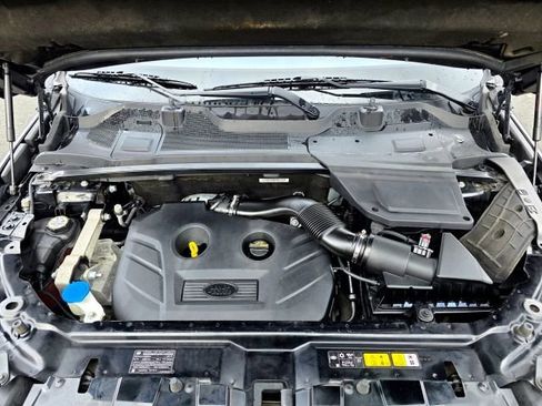 Used 2017 Land Rover Discovery Sport SE image 35