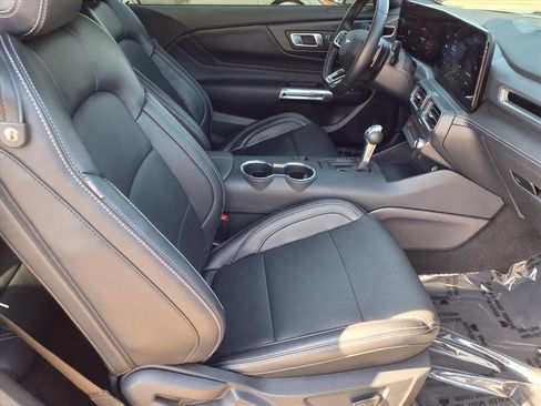 Used 2025 Ford Mustang GT Premium image 27