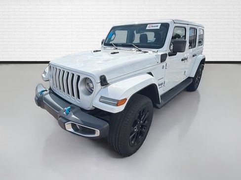 Used 2022 Jeep Wrangler Unlimited Sahara w/ Cold Weather Group AWD/4WD image 5