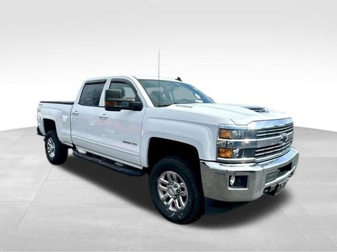 Used 2017 Chevrolet Silverado 2500 LT w/ LT Convenience Package image 11