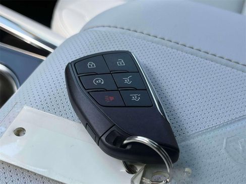 Used 2025 Chevrolet Suburban Premier image 41