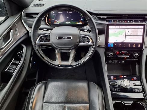 Used 2022 Jeep Grand Cherokee Overland w/ Advanced Protech Group III image 6