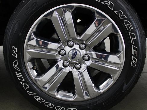 Used 2018 Ford F150 Lariat w/ Equipment Group 502A Luxury image 9