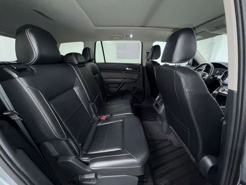 Used 2022 Volkswagen Atlas SE w/ Panoramic Sunroof Package AWD/4WD image 6