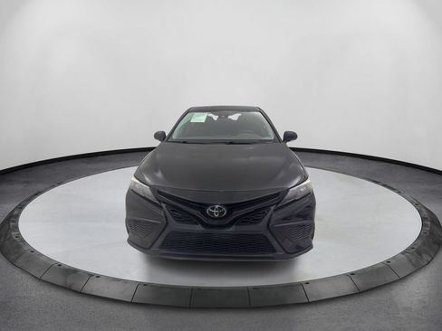 Used 2022 Toyota Camry SE AWD/4WD image 2