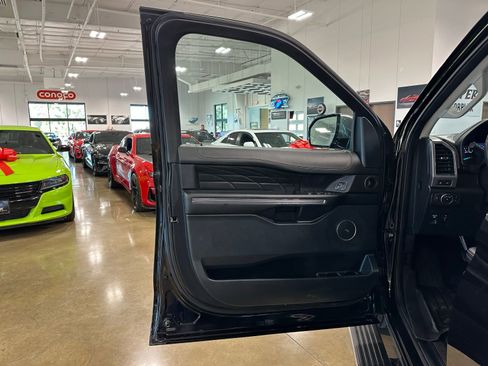 Used 2021 Ford Expedition Max Platinum image 11