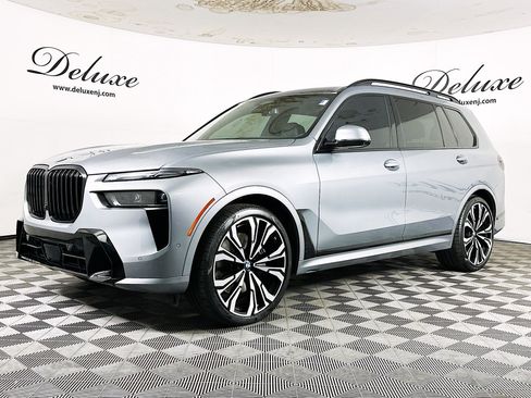 Used 2024 BMW X7 xDrive40i w/ Executive Package AWD/4WD image 3
