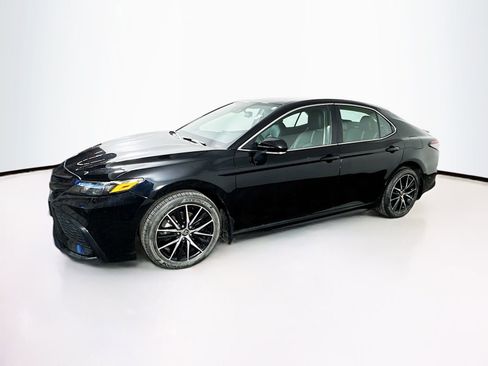 Certified 2023 Toyota Camry SE w/ Cold Weather Package image 4