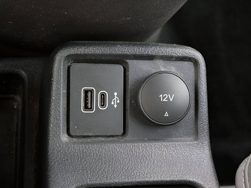 Used 2022 Ford Transit Connect XLT FWD image 25