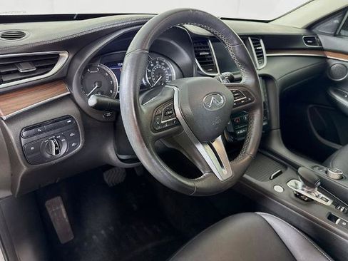 Certified 2020 INFINITI QX50 Luxe w/ Navigation Package FWD image 9