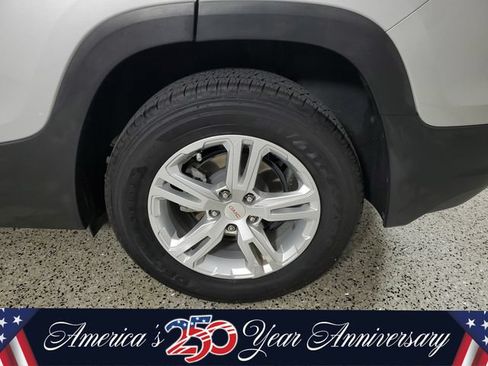 Used 2019 GMC Terrain SLE w/ Driver Convenience Package FWD image 8