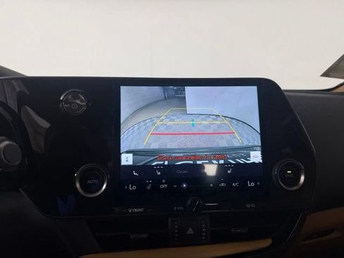Used 2025 Lexus NX 350h AWD image 22