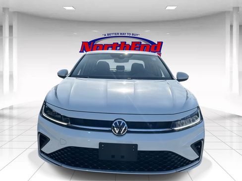 Used 2025 Volkswagen Jetta S image 8