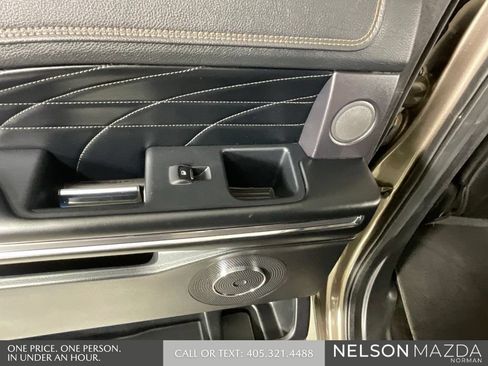 Used 2018 Ford Expedition Platinum RWD image 19