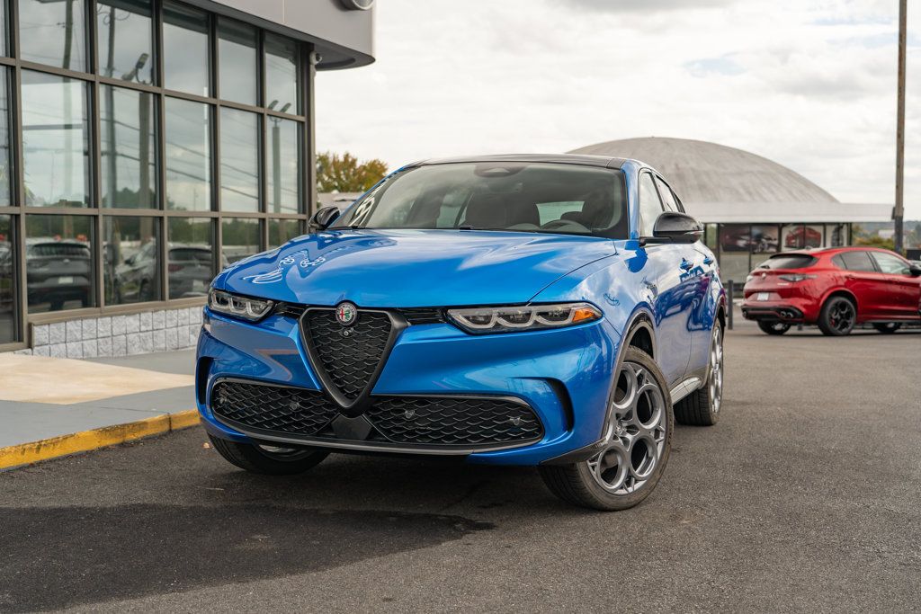 New 2024 Alfa Romeo Tonale Ti AWD/4WD image 2