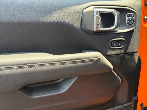 New 2025 Jeep Wrangler Unlimited Rubicon 392 image 11