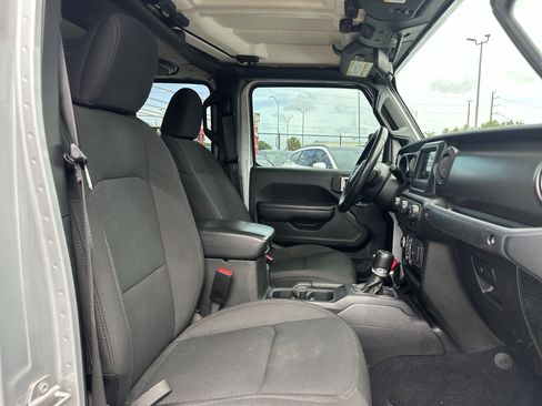 Used 2022 Jeep Gladiator Sport AWD/4WD image 24