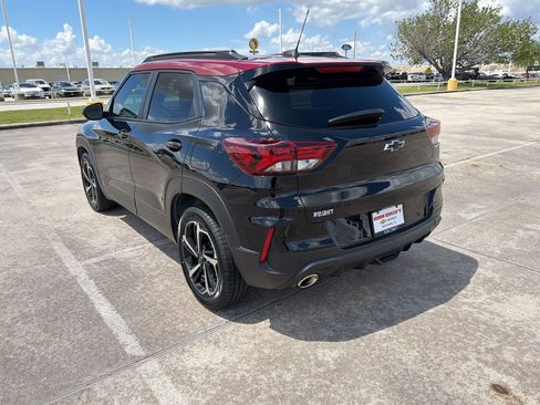 Used 2021 Chevrolet TrailBlazer RS w/ Sun and Liftgate Package image 3