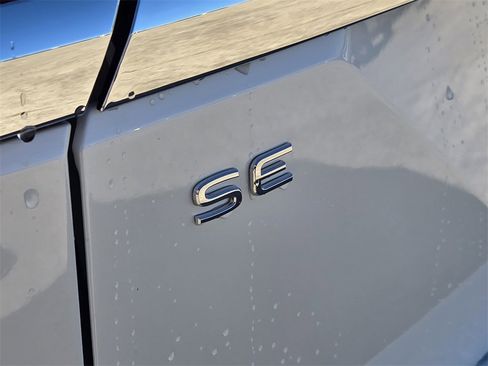 New 2026 Volkswagen Atlas SE image 8