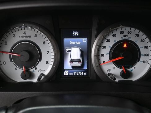 Used 2018 Toyota Sienna SE FWD image 21