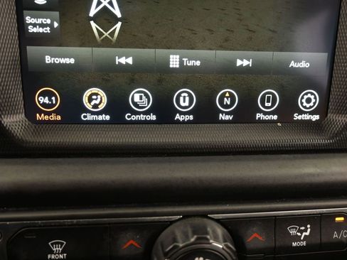 Used 2022 Jeep Wrangler Unlimited Sahara image 21