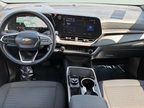 Used 2026 Chevrolet Equinox LT AWD/4WD image 11