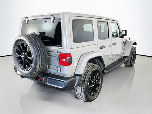 Used 2021 Jeep Wrangler Unlimited Sahara w/ Dual Top Group AWD/4WD image 7