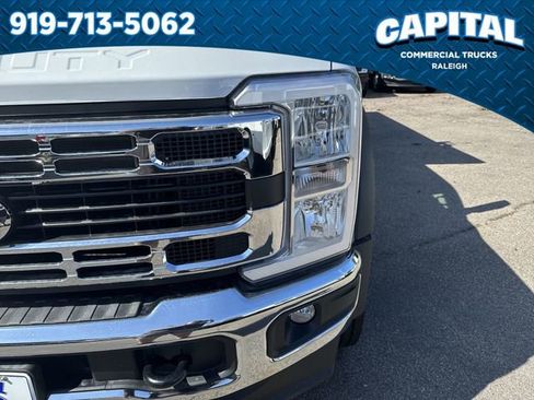 New 2025 Ford F550 4x4 Crew Cab image 11