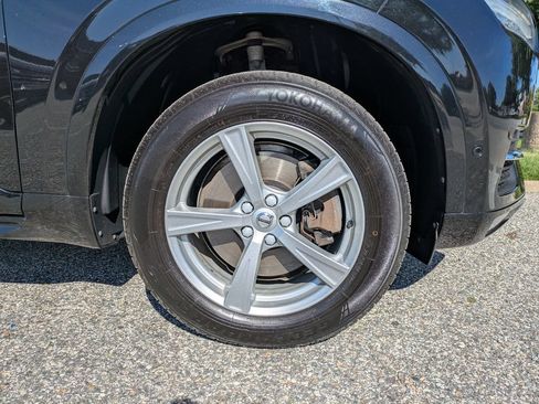 Used 2018 Volvo XC90 T5 Momentum w/ Convenience Package AWD/4WD image 11