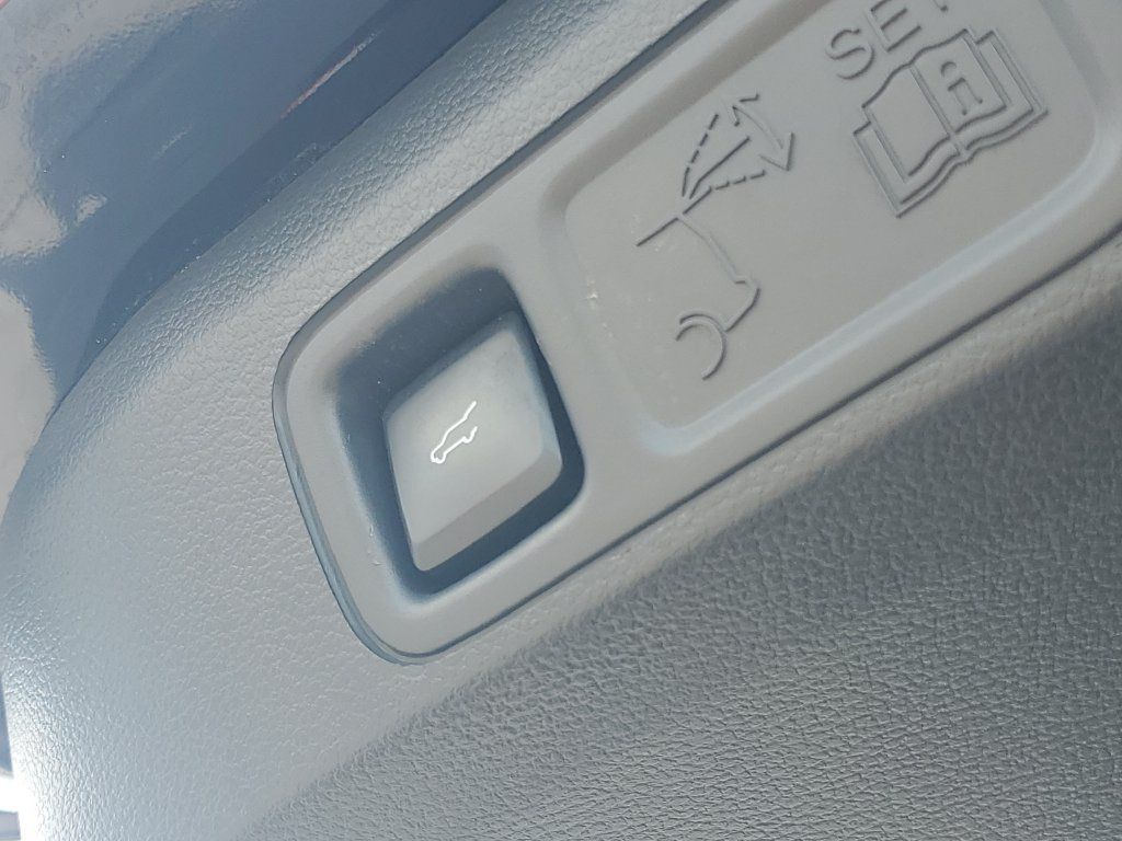 Used 2024 Ford Expedition XLT AWD/4WD image 14