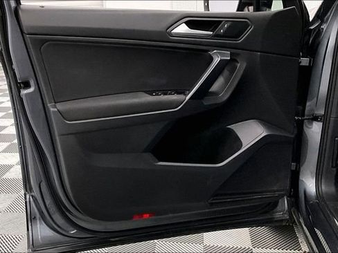 Used 2021 Volkswagen Tiguan S image 20