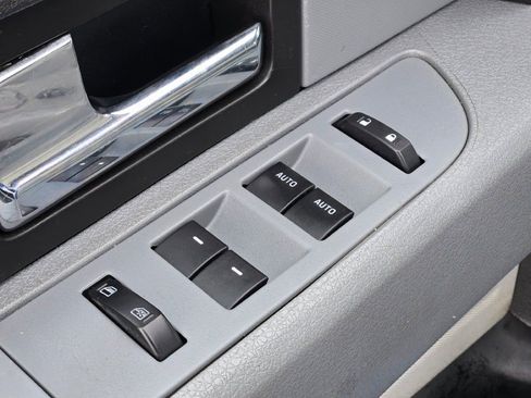 Used 2014 Ford F150 XLT w/ XLT Chrome Package image 20