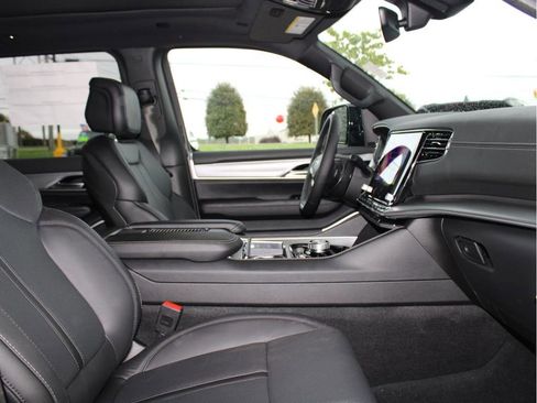 New 2025 Jeep Wagoneer Series II w/ Premium Group I image 35